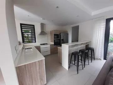 4 Bedroom Villa