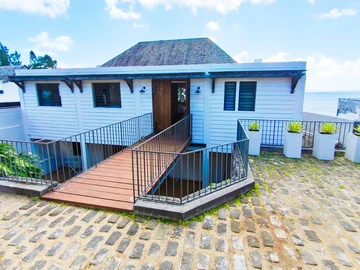 5 Bedroom Villa