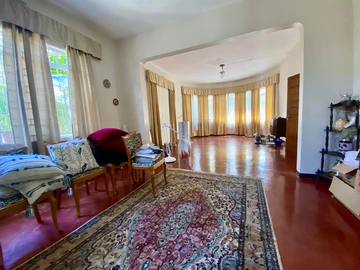 5 Bedroom Villa