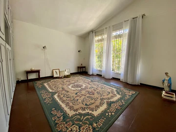 5 Bedroom Villa